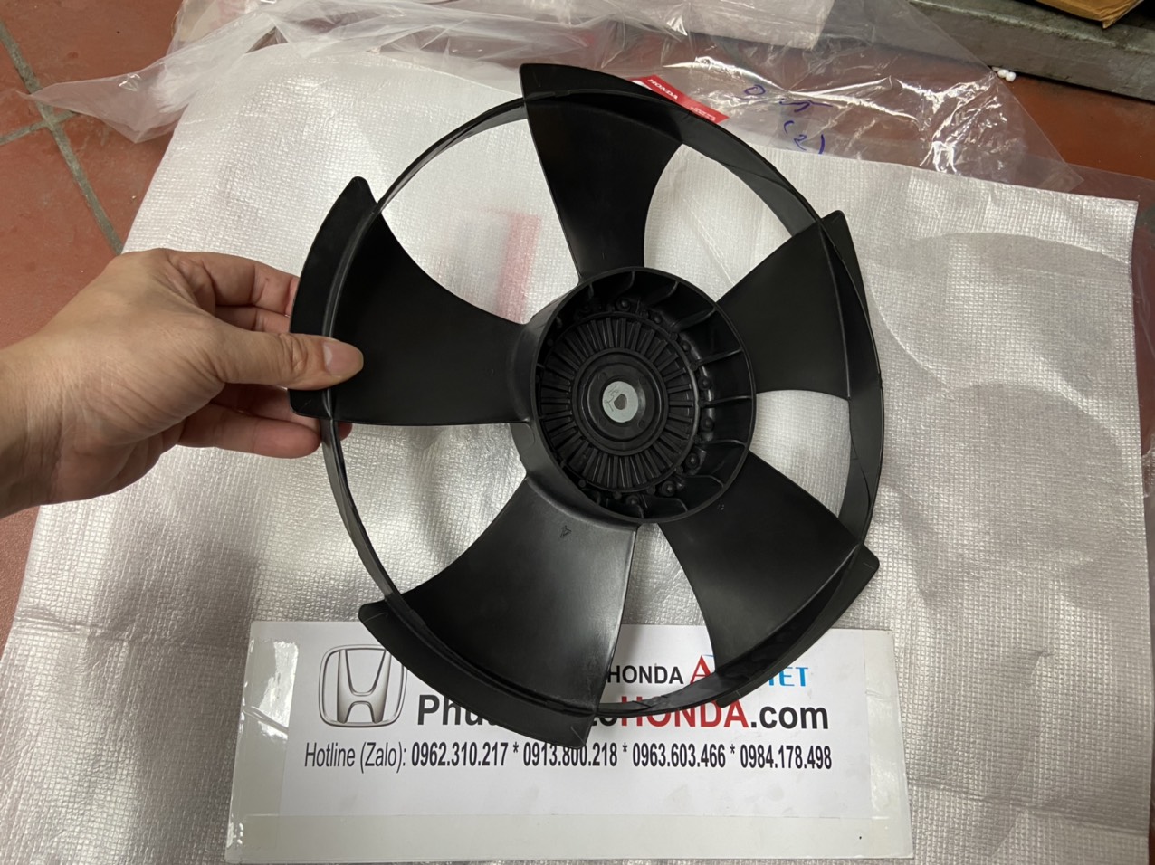 Cánh quạt làm mát két nước dàn nóng xe Honda HRV